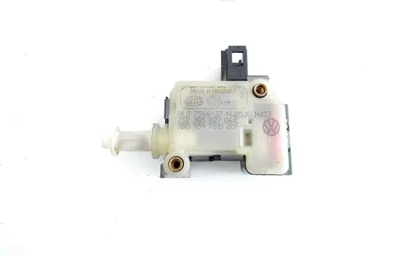 Volkswagen Transporter - Caravelle T5 Tailgate boot lock/latch motor 3B0959781D