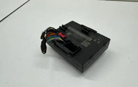 Audi A3 S3 8V Door control unit/module 5Q0959595B