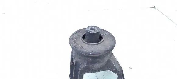 Volkswagen Transporter - Caravelle T5 Engine mount bracket V05440