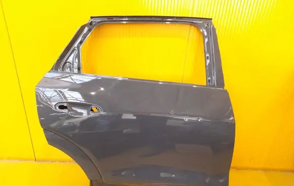 Audi e-tron Rear door