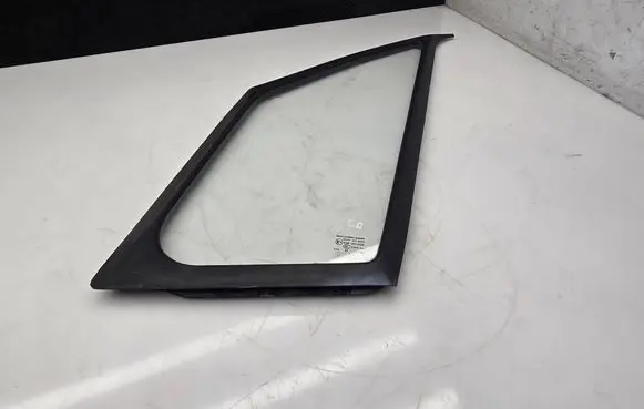 Mercedes-Benz Sprinter W906 Front door vent window glass four-door DOT27AS2M320 43R001025 E000184