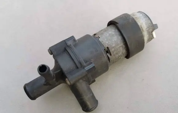 Mercedes-Benz C W203 Electric auxiliary coolant/water pump 2038350164 0392020077