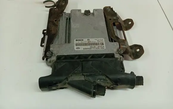 KIA Sorento Engine control unit/module 0281016877