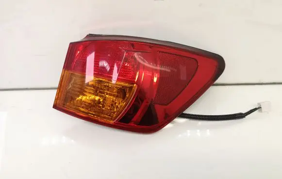 Lexus IS 220D-250-350 Rear/tail lights