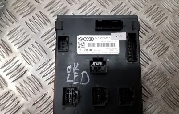 Audi A4 S4 B8 8K Comfort/convenience module 8K0907063C