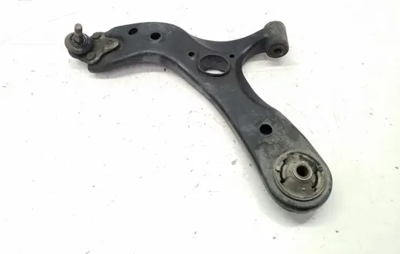 Toyota Prius (XW30) Front lower control arm/wishbone