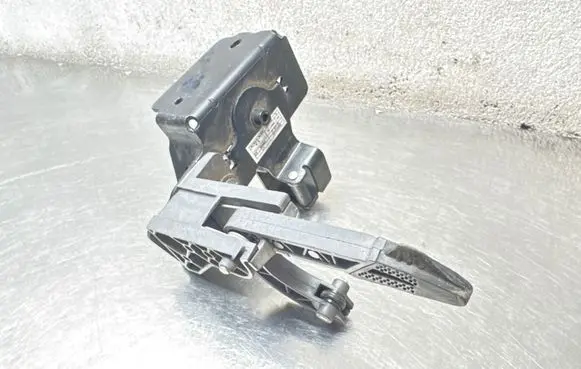 Volvo C70 Convertible roof lock/latch 9466688 9213998 0790000