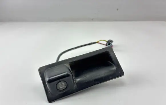 Volkswagen PASSAT B7 Tailgate handle with camera 3N0827566
