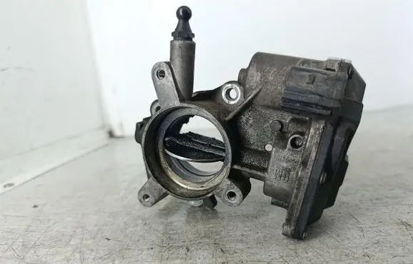 Opel Astra J Throttle body valve 55564164