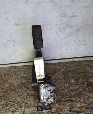 Volkswagen Golf IV Accelerator throttle pedal 8D1723523 6PV00802601