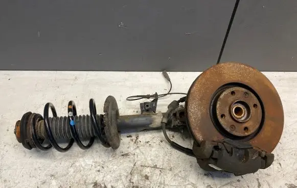 Peugeot 3008 I Front wheel hub spindle knuckle