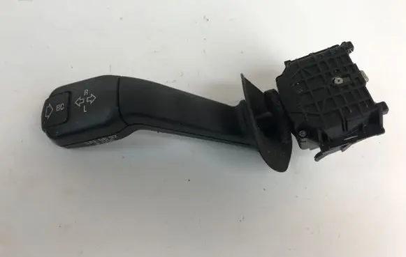 BMW 5 E39 Indicator stalk 8352172 01100410
