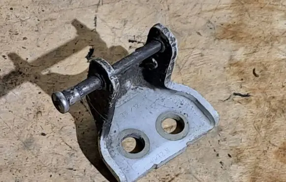 Volvo S40, V40 Tailgate/trunk/boot hinge 40/12 38/12