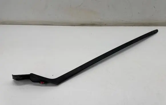 Maserati Grecale Windshield trim 670167248