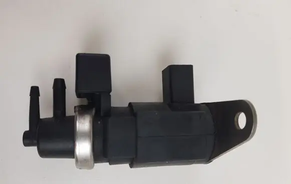 Audi A8 S8 D3 4E Turbo solenoid valve 057906630A