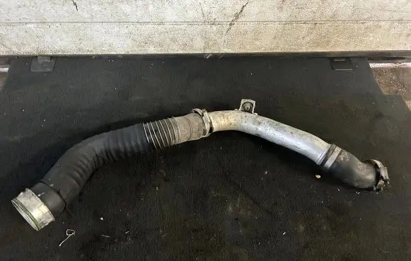 Audi Q7 4L Intercooler hose/pipe 7L8145942A 7L8145946A