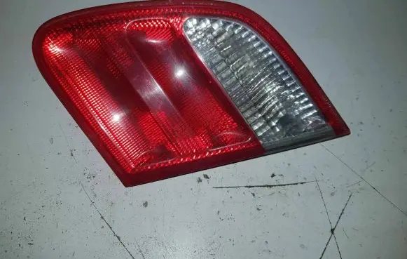 Mercedes-Benz E W210 Tailgate rear/tail lights A2108203864 31850202