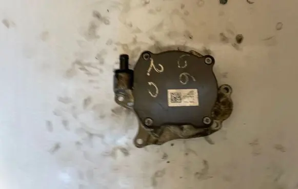 Skoda Octavia Mk2 (1Z) Vacuum pump 03L145207 03L00D