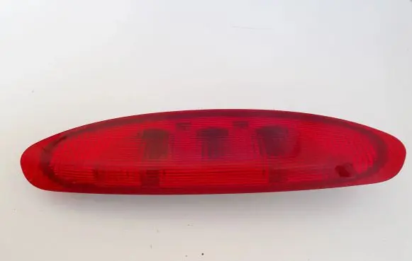 Nissan Quest Third/center stoplight 265905Z000 947525