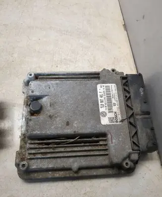 Volkswagen Touareg I Engine control unit/module 7L0907401F 0281013692 7L0907401D