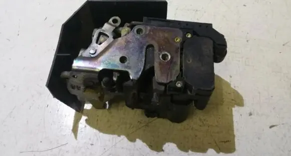 Alfa Romeo 156 Front door lock