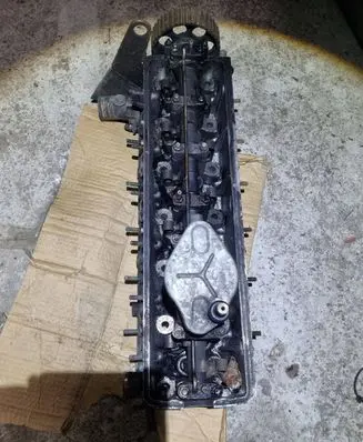 BMW 5 E34 Engine head 1275551