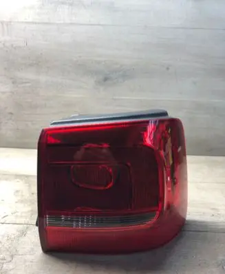 Volkswagen Touran II Rear light trim 176408