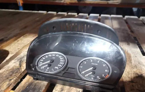BMW 5 E60 E61 Speedometer (instrument cluster) 62116945625