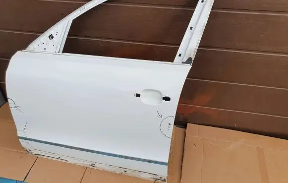 Audi Q5 SQ5 Front door 8R0831311 8R0833311