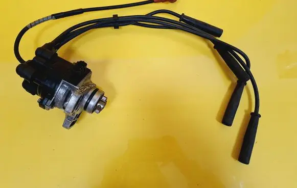 Mazda 323 F Spark distributor T2T53571