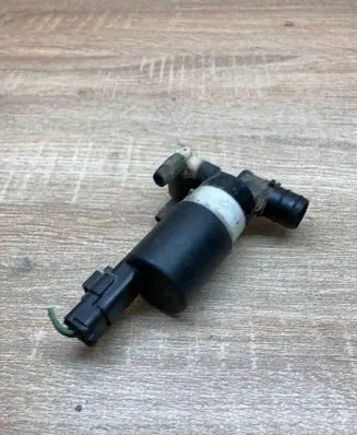 Renault Megane II Windscreen/windshield washer pump 8200031805 WITHPLUG