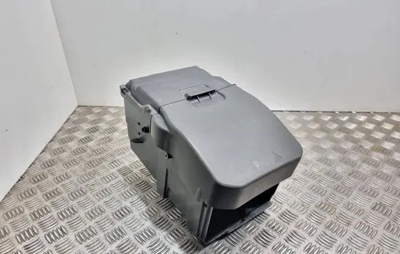 Battery box tray