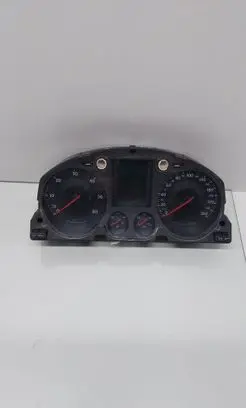 Volkswagen PASSAT B6 Speedometer (instrument cluster) 3C0920871