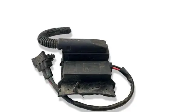 Opel Vectra C Coolant fan relay 1379151