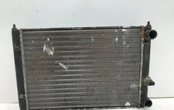 Volkswagen Golf III Coolant radiator 651851