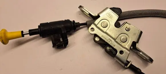 Jaguar XF X250 Seat back rest lock catch 8X23613D60AB