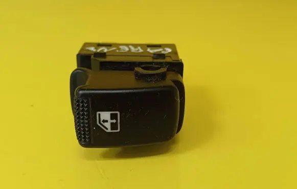 KIA Carens II Electric window control switch