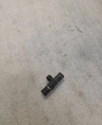 Engine coolant pipe/hose