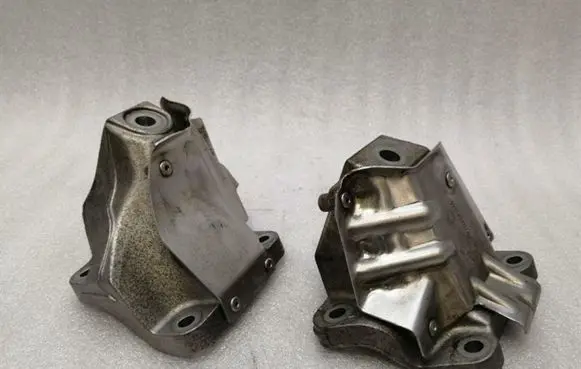 BMW 7 F01 F02 F03 F04 Engine mounting bracket 6777601