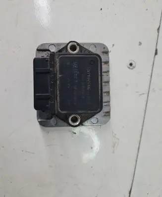 Volkswagen Golf III Ignition amplifier control unit 191905351B