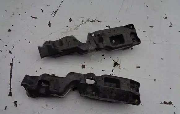 Renault Scenic III - Grand scenic III Fender mounting bracket