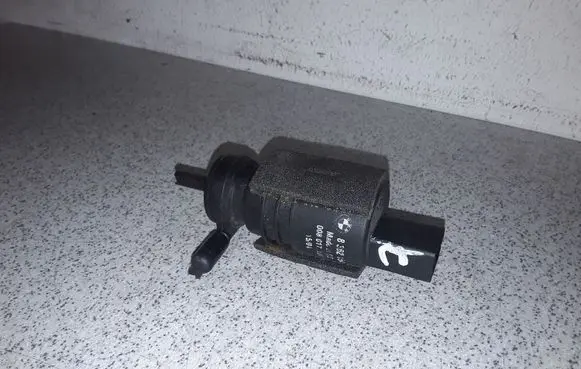 BMW 3 E46 Windscreen/windshield washer pump 8362154