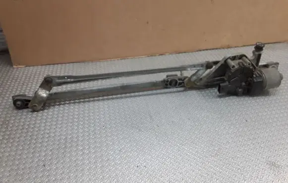 Front wiper linkage and motor
