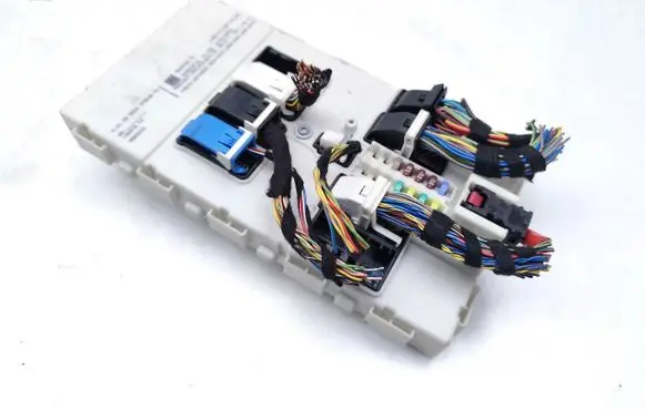 BMW 1 F20 F21 Central body control module 9324784 524579F12 6135932478401