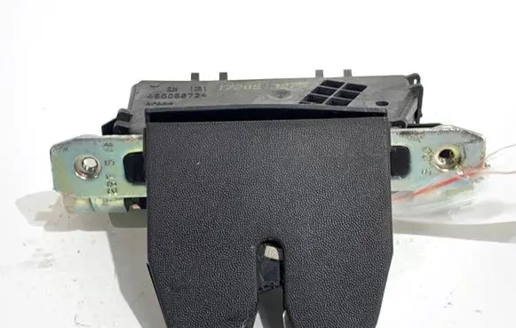 Opel Zafira B Tailgate exterior lock 13117285