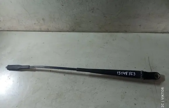 Opel Zafira B Front wiper blade arm 13145563