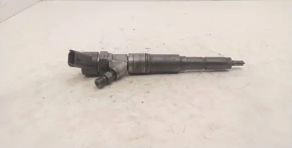 BMW 5 E39 Fuel injector 0445110049