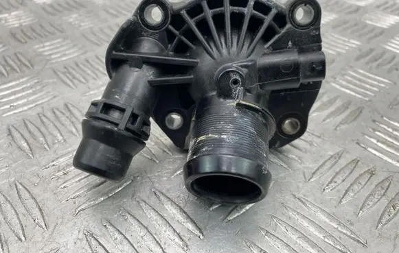 BMW 2 F45 Thermostat/thermostat housing 4117770 2581421036