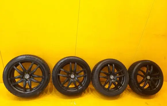 Jaguar XE R18 alloy rim 