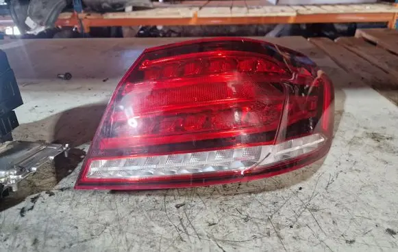 Mercedes-Benz E W212 Rear/tail lights A2129060803